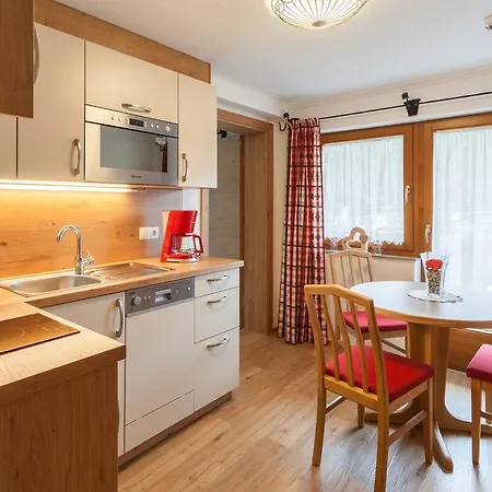 غارني ماتهاوسيرهوف الفندقية جيرلوس