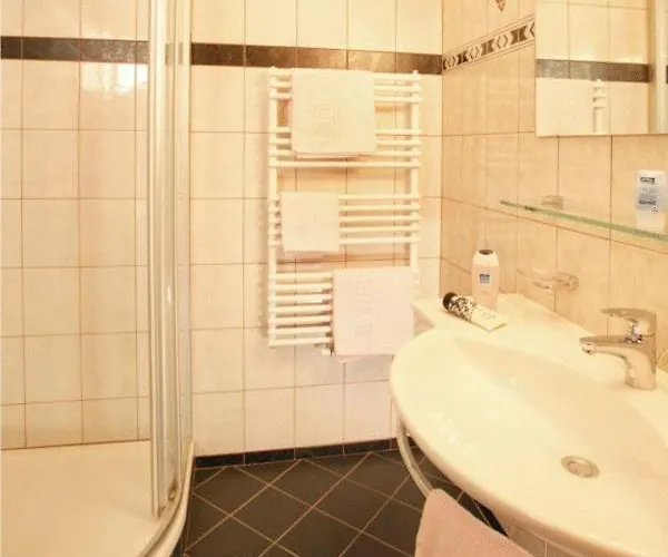 加尔尼马特豪斯霍夫公寓式酒店 3*